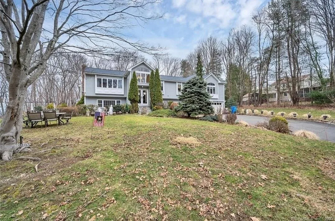 13 River Rd — Photo 3