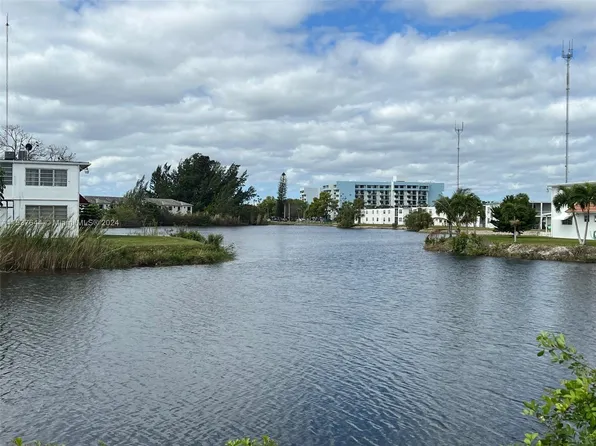 20320 NE 2nd Ave APT 12, Miami Gardens, FL 33179