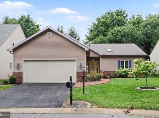 525 Waterside Cir, Lebanon, PA 17042