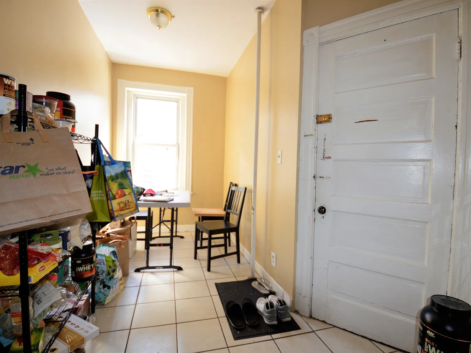 4 bed, 9999 sqft, $5,200 — Photo 3