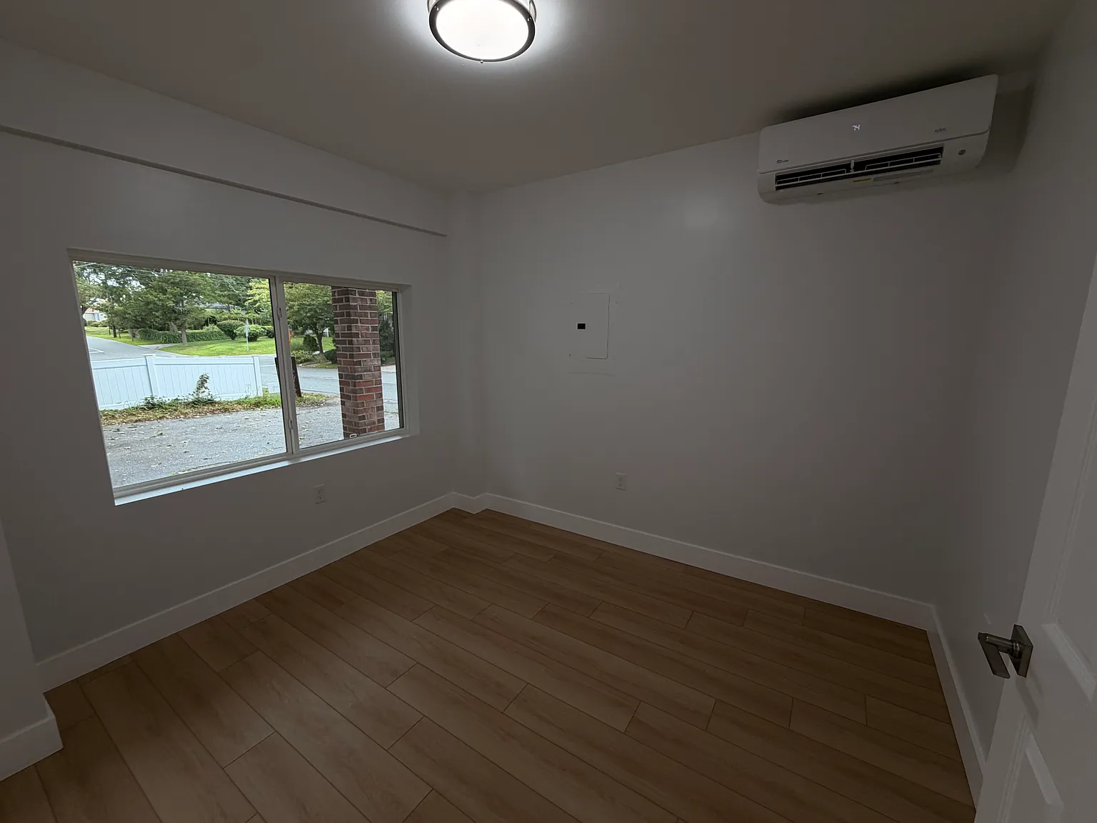 Barrington Brick House — Photo 2