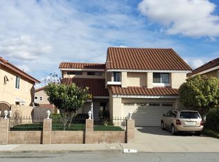 8 Ravenhill Dr, Pomona, CA 91766