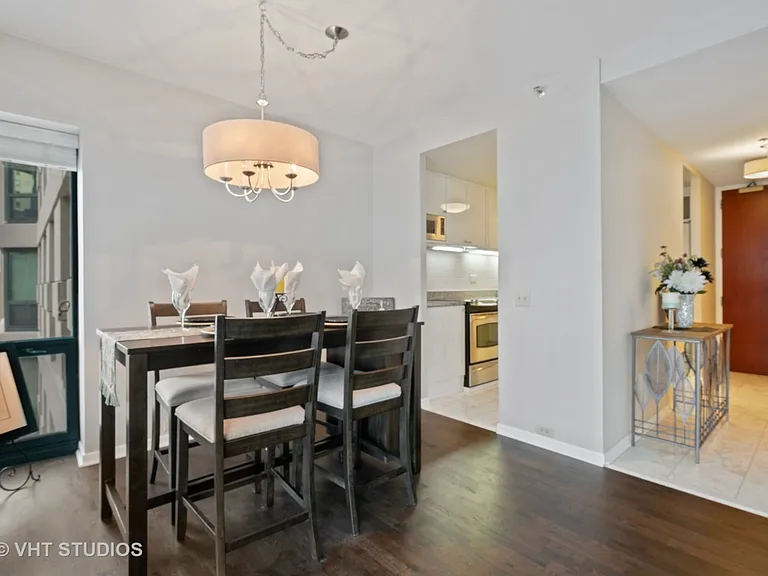 100 E Huron St #1701 — Photo 6