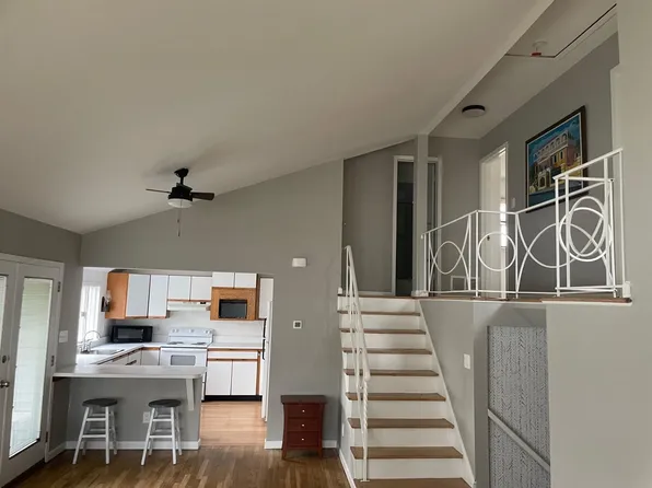 (undisclosed Address), Huntington, NY 11743