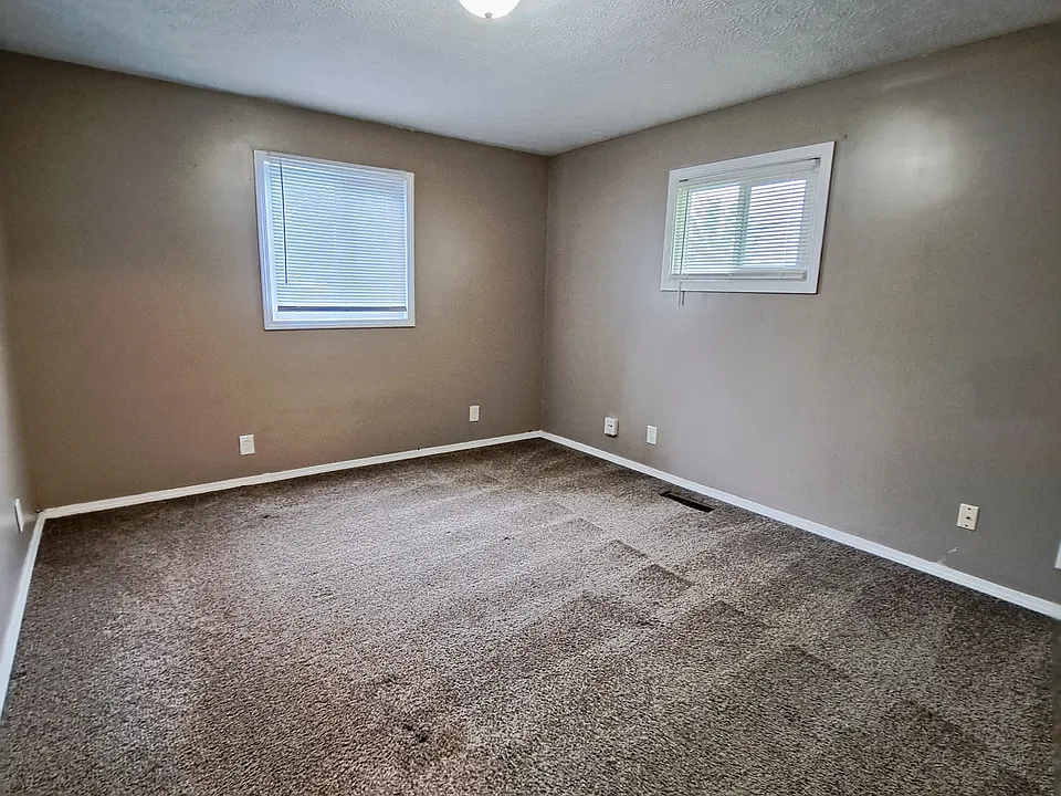 4161 Mapleleaf Dr