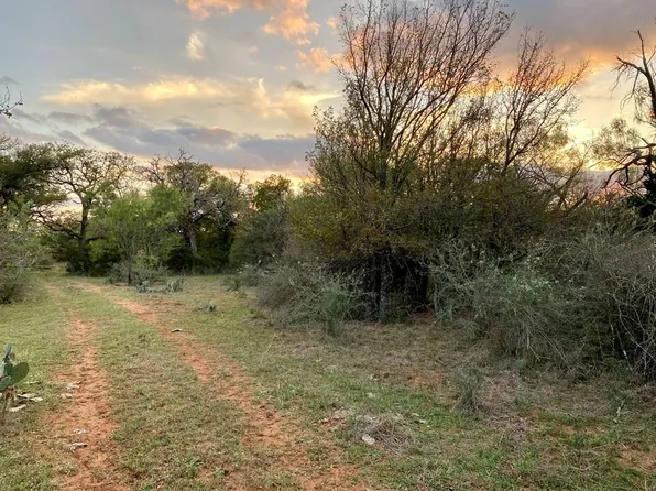 5 Jack Rabbit Rd, Doss, TX 78618