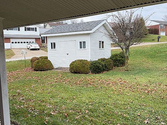 3rd image of 114 Sherwood Rd