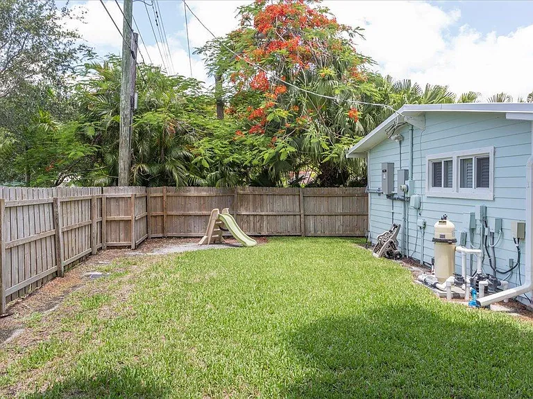 1110 SW 15th St — Photo 35