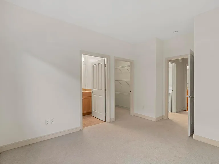 221 5th Ave S #105 — Photo 29