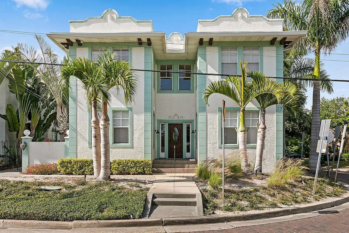 Building Photo - 2803 W Estrella St #4
