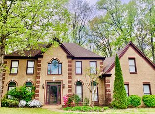 950 W Surrey Oaks Cv, Collierville, TN 38017