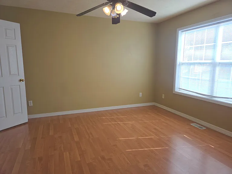 149 Leesburg Ln — Photo 40