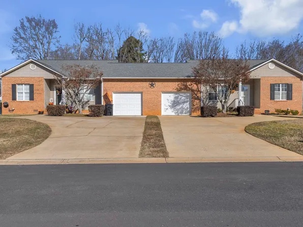 208 River Oaks Cir, Piedmont, SC 29673