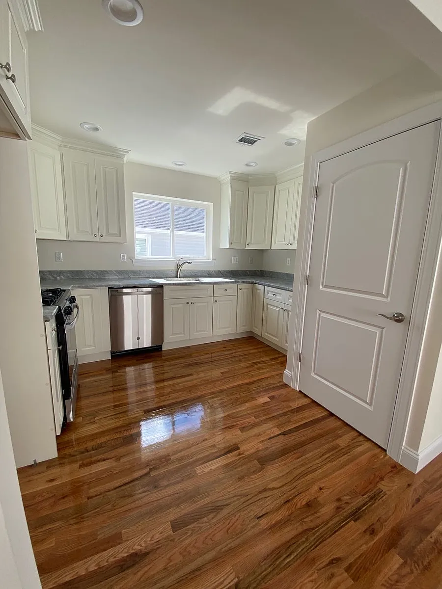 Building Photo - 505 Gower St #2