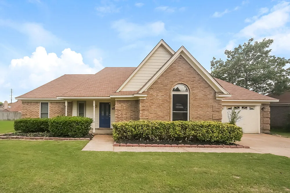 3 bed, 2.0 bath, 1508 sqft, $1,940 — Photo 1