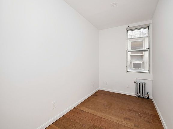 2nd image of 103 Saint Marks Pl APT 3D
