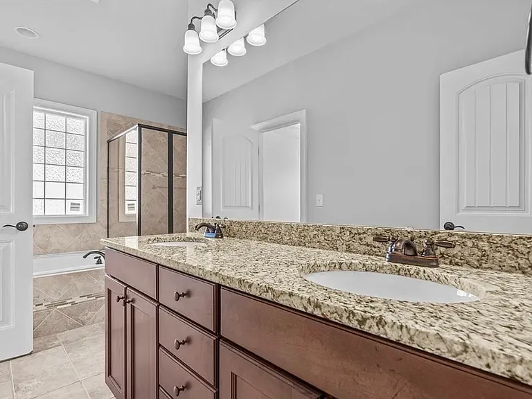 138 Valley Brook Ln — Photo 10