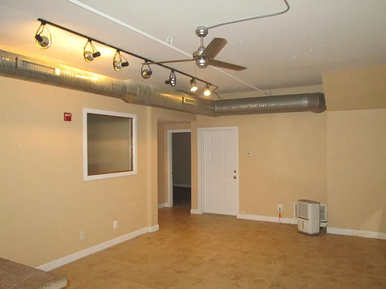 1211 S Charles St #4 — Photo 5