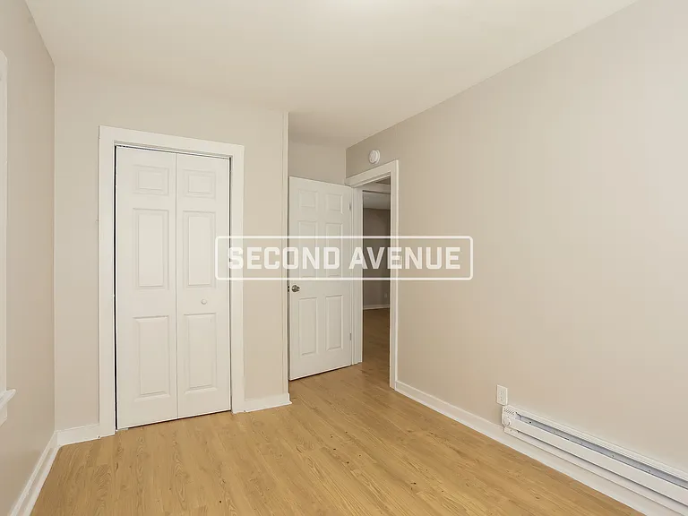 1934 W 6th St — Photo 13