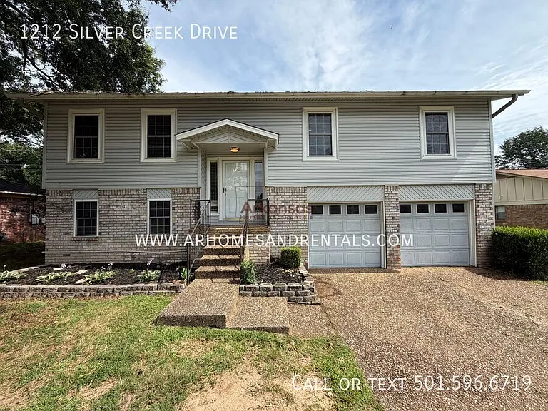 1212 Silver Creek Dr — Photo 1