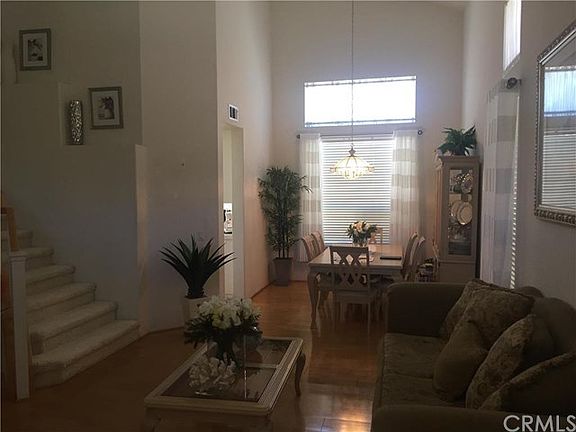 3rd image of 27 Blackbird Ln