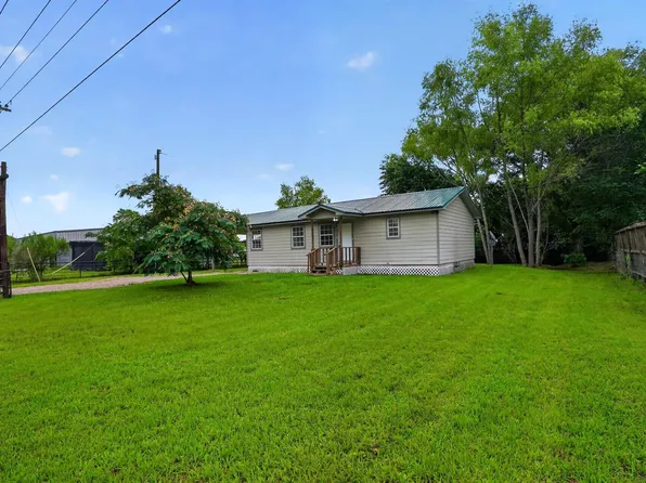 15197 Willis Waukegan Rd, Conroe, TX 77303