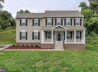 17747 Tweezer Ct, Dumfries, VA 22026