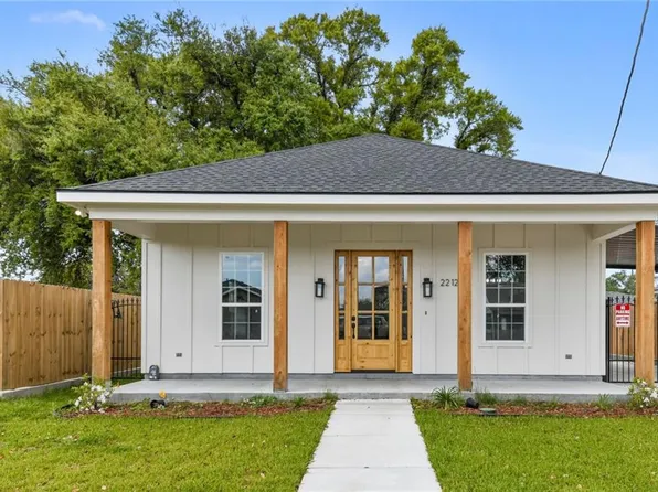 2212 Plaza Dr, Chalmette, LA 70043