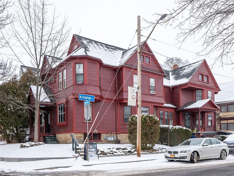 1st image of 636 University Ave #3