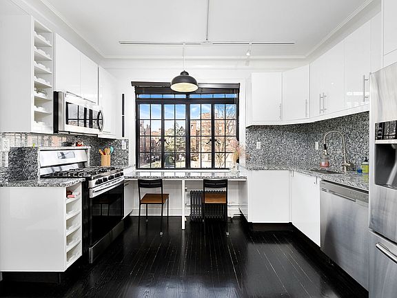 4th image of 734 Noyes St Unit P-2