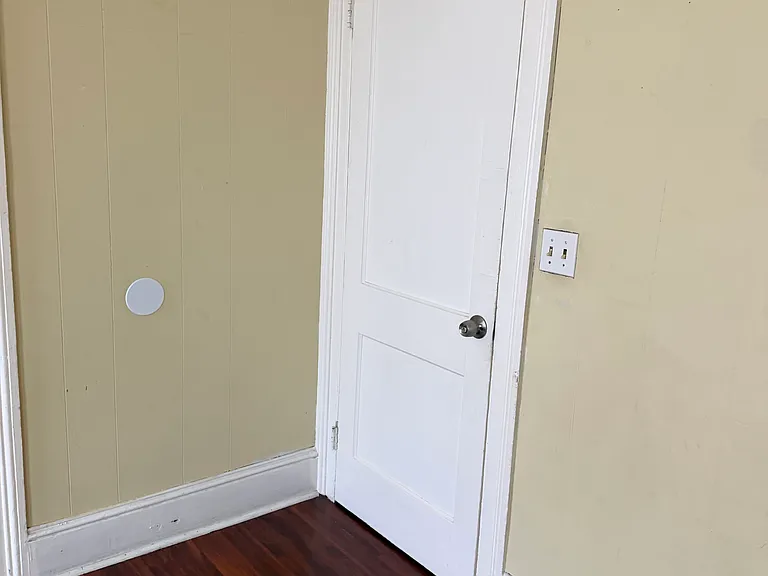 961 Hancock Ave — Photo 2