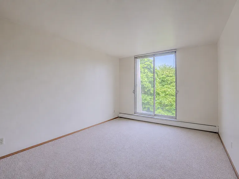 3055 N Oakland Ave — Photo 7