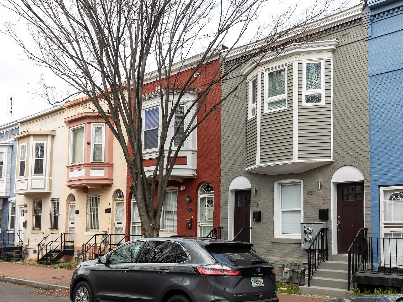 3 bed, 1930 sqft, $3,500 — Photo 2