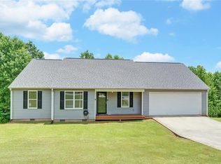 183 Banks Ridge Dr, Baldwin, GA 30511