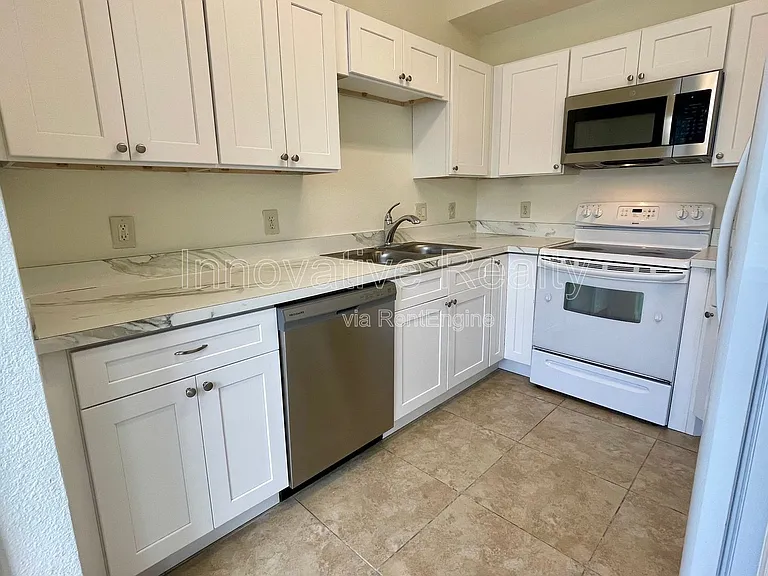 2482 Temple Grove Ln — Photo 4