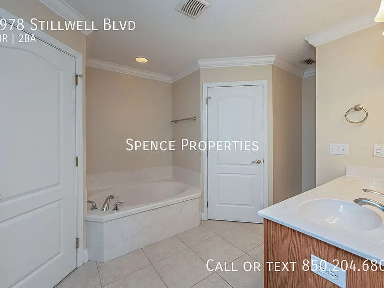 2978 Stillwell Blvd — Photo 12