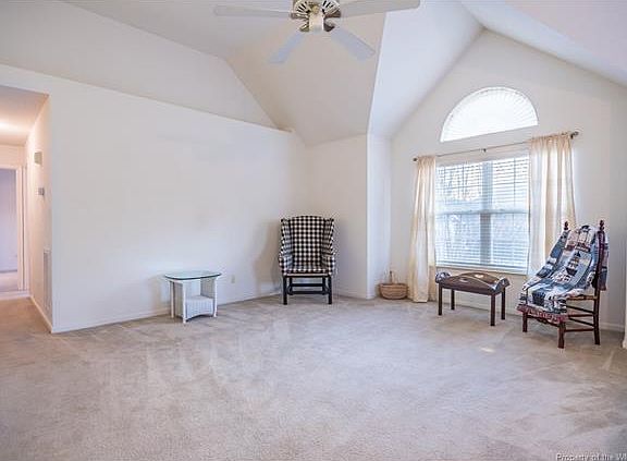 4th image of 1610 Queens Way #1610