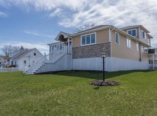 480 Riviera Dr, Mastic Beach, NY 11951