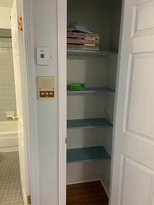 Rented by Irene Mihalios, LREB | media 20