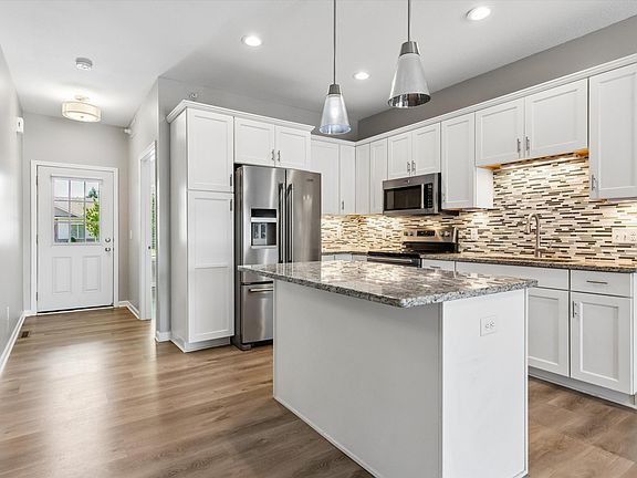 4th image of 4147 Blakewood Dr