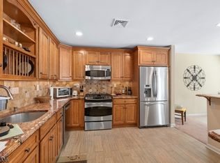 1 Ferndale Ln, Hardyston, NJ 07419