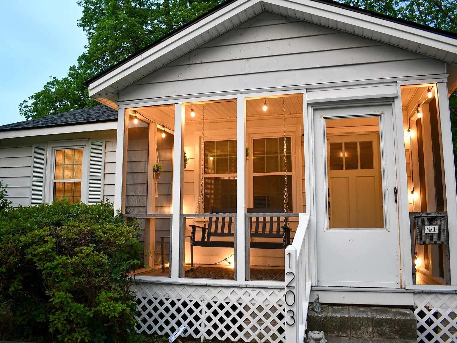 1203 Delesseps Ave — Photo 2