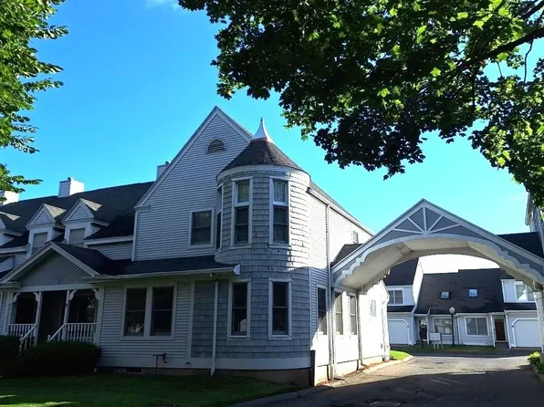 169 Main St APT 4, West Springfield, MA 01089