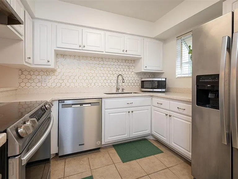 4411 SW 34th St #705 — Photo 8