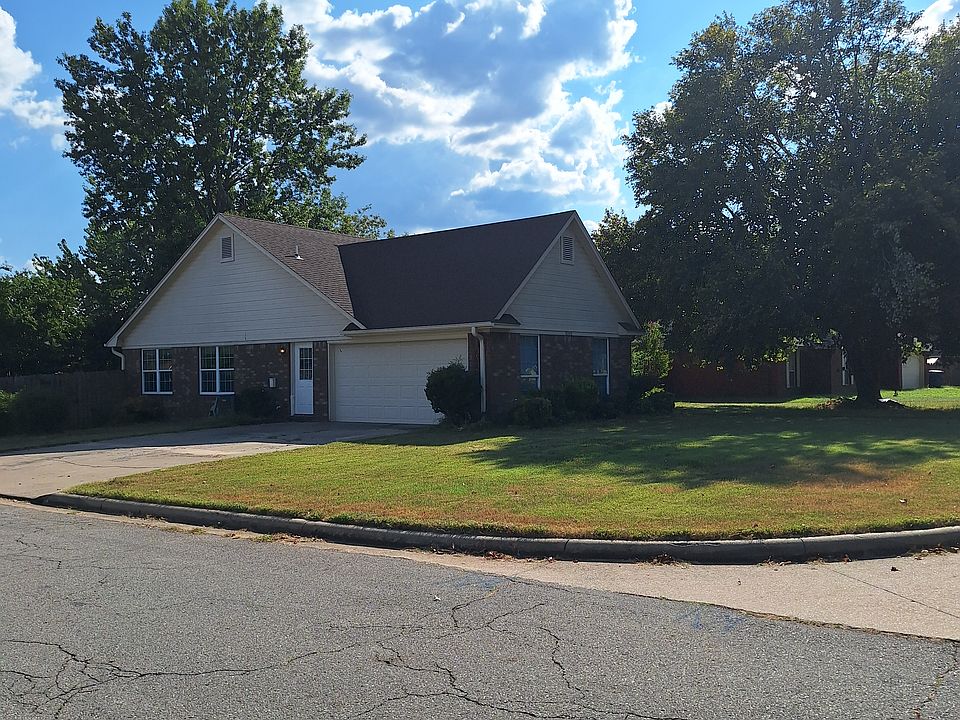 The house sits on the corner.