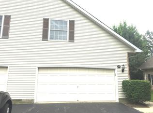 1556 Laurel Oaks Dr #1556, Streamwood, IL