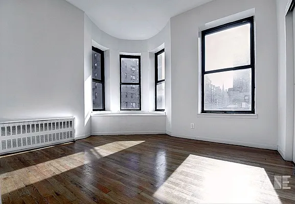 Rented by Urbane Brokerage | media 13