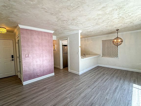 2nd image of 4724 Belleview Ave #17773745