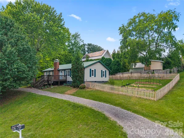 589 Sand Hill Rd, Asheville, NC 28806