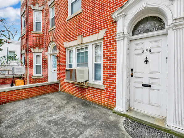 536 68th Street image 3 of 32